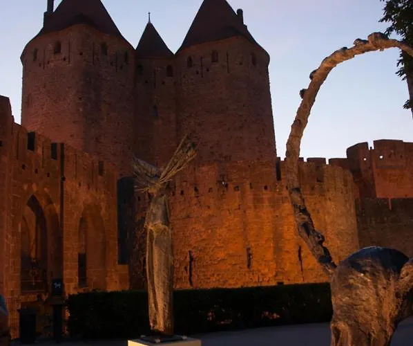 Spacieux à 48 M² Avec Parking Carcassonne
