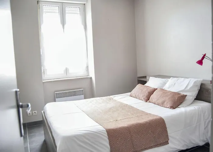 Spacieux à 48 M² Avec Parking Carcassonne